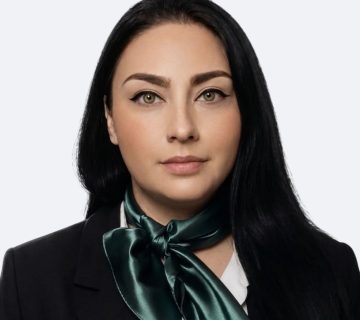 Avukat rehberi Selin Sen 360x320