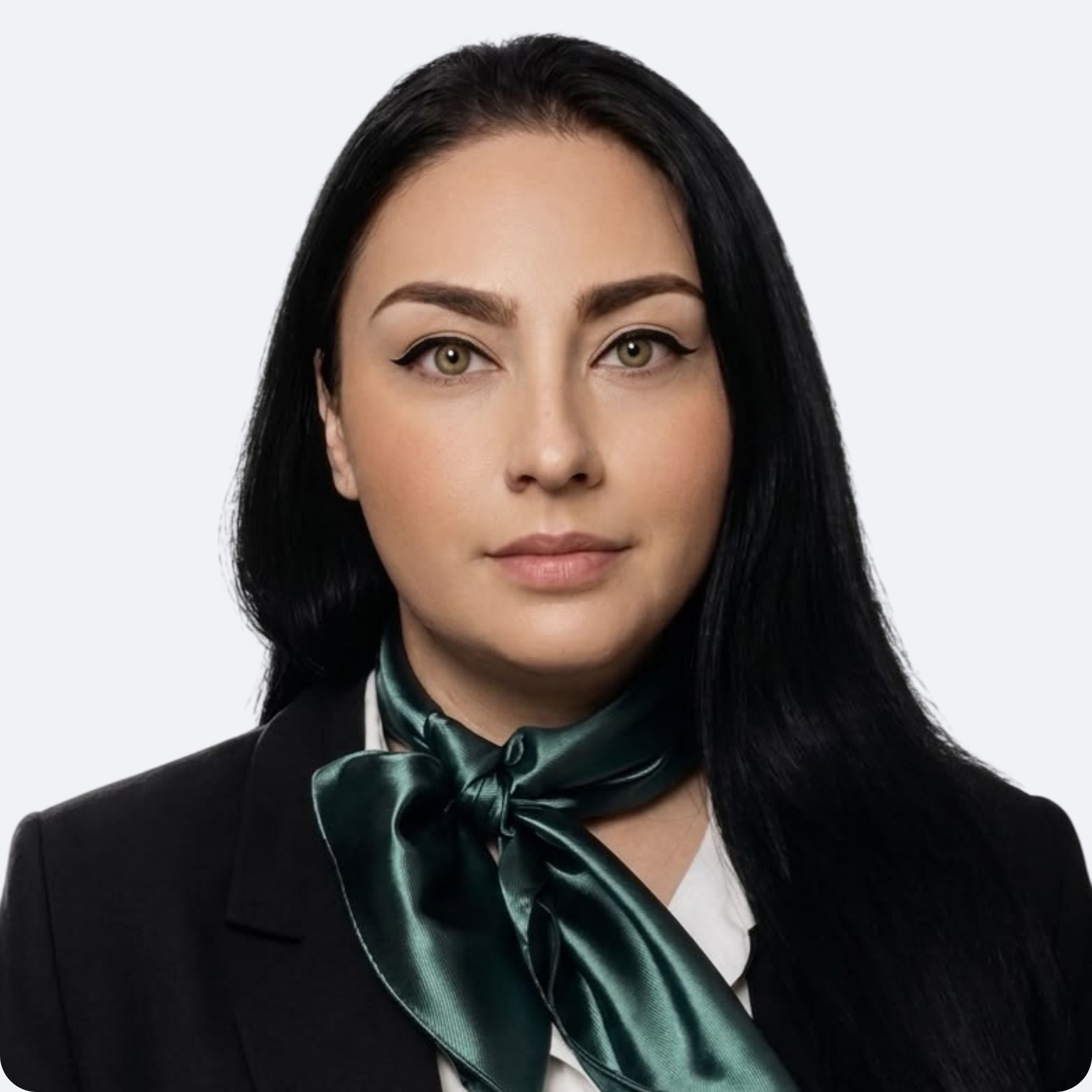 Avukat rehberi Selin Sen